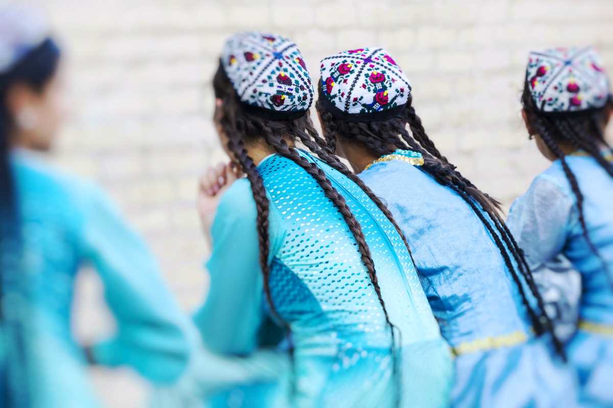 Dress Like a Local in Any Destination (and Why You Should)